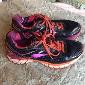 Brooks GTS running shoe